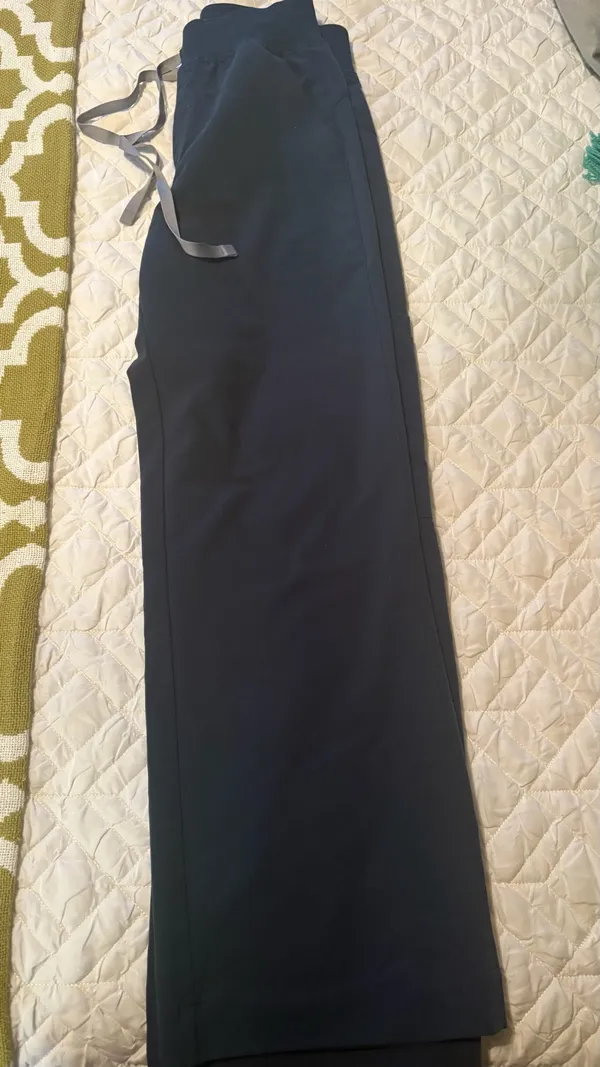 FIGS Scrub Pants Isabel High-Waisted Wide-Leg - Image 2