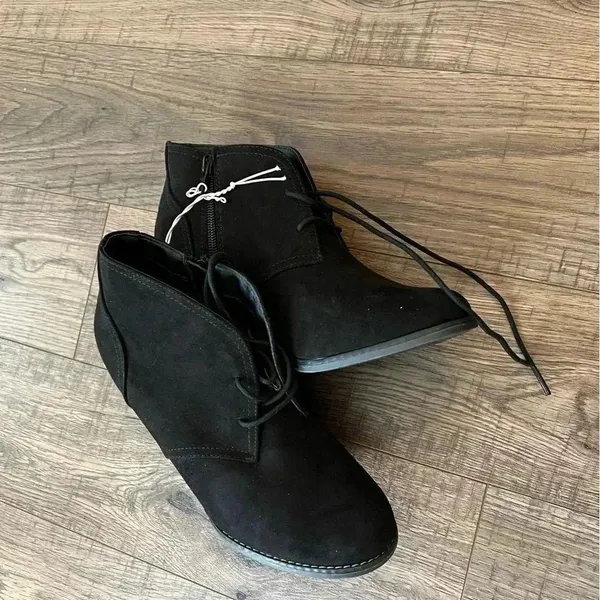 Universal Threads women’s ankle boots‎ sz 7 - Image 3