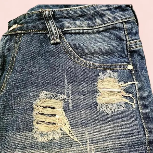 Source Unknown Women’s Distressed Dark Wash Denim Shorts 28 - Image 5