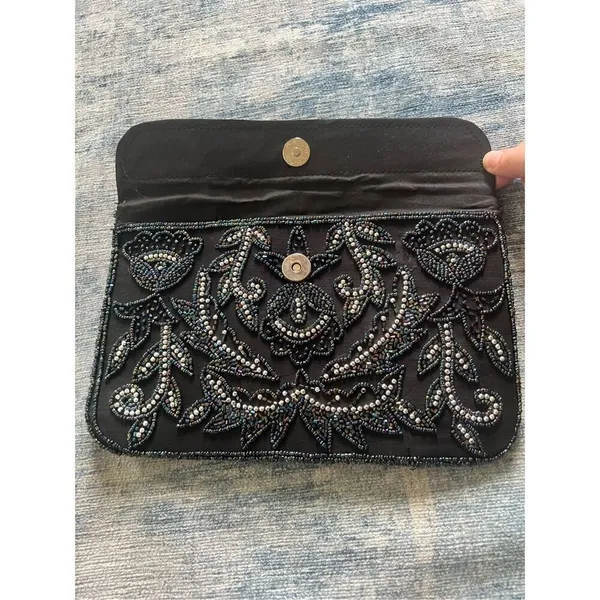 Black Silver Iridescent Floral Beaded Fold Over Magnetic Closure Clutch Bag - Image 3
