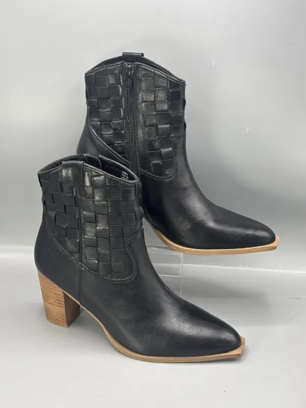 Matisse Dawn Western Booties Boots Women 9M Black Leather Stacked Heel Side Zip - Image 2