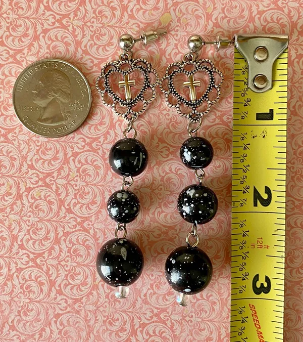 Handmade goth victorian grunge style cute heart cross & round beads unique dangle earrings✨ - Image 4