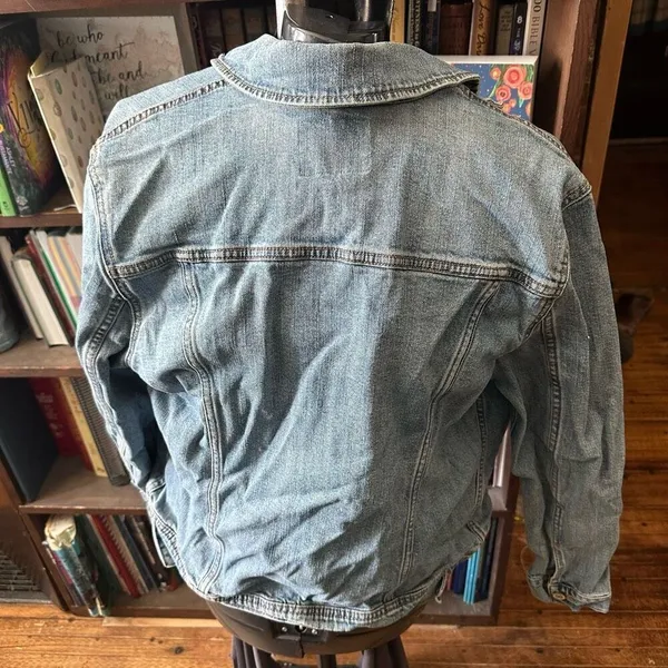 Old Navy distressed elevated basics minimalist L denim jacket - Image 2