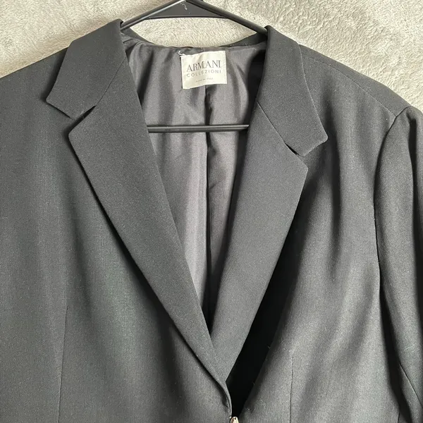 Armani Collezioni Minimalist Black Blazer Sleek Tailored‎ Silhouette Medium - Image 3