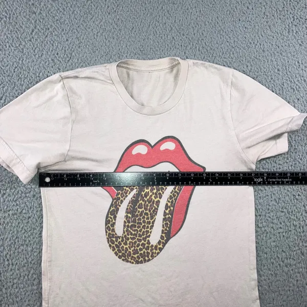 Rolling Stones T-Shirt Women Small Tan Leopard Tongue Graphic Crewneck Band Tee‎ - Image 4