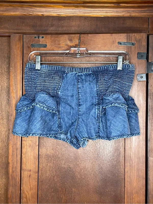 Free People We The Free Alani Pull-On Chambray Denim Ruffle Shorts Boho Blue M - Image 3