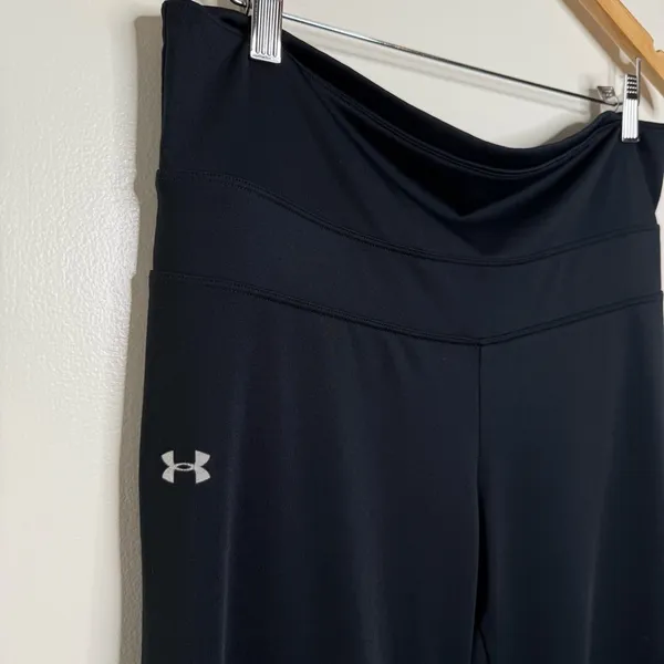 FREE w/ any purchase Black Under Armour Yoga Workout Pants Size Large 34” inseam - Image 4