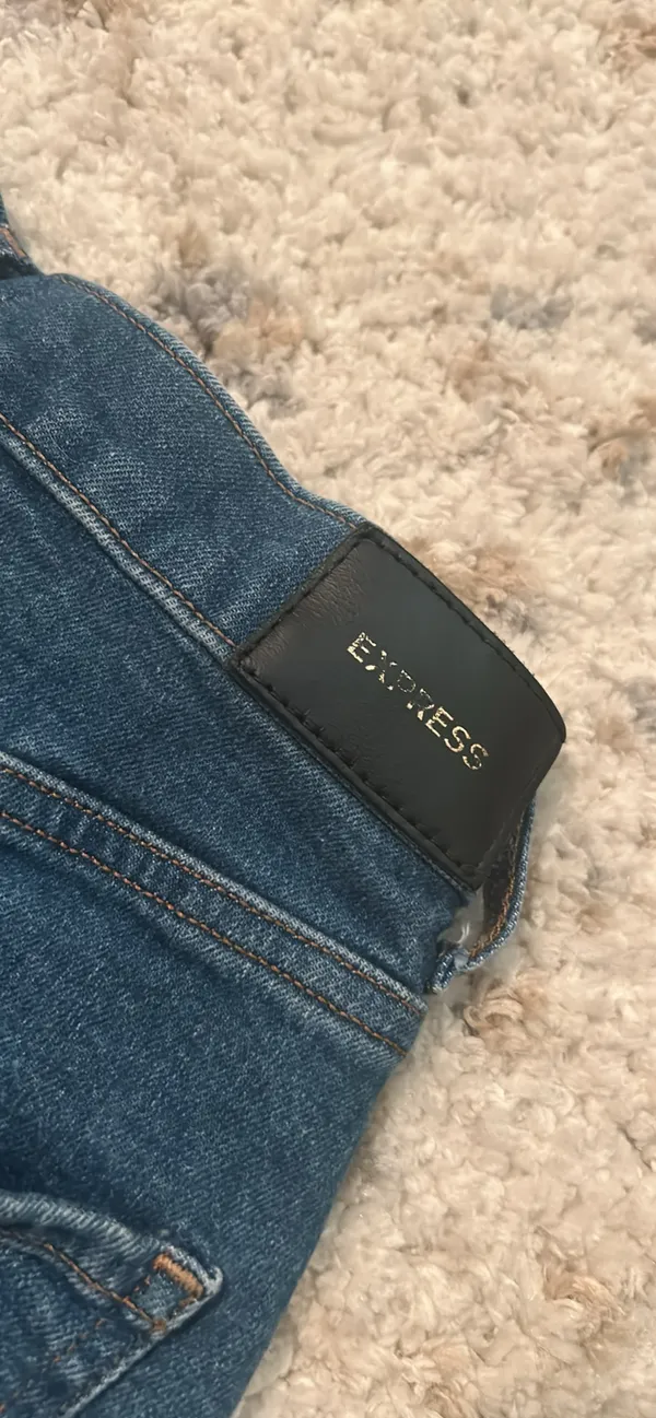 Express Shorts - Image 3