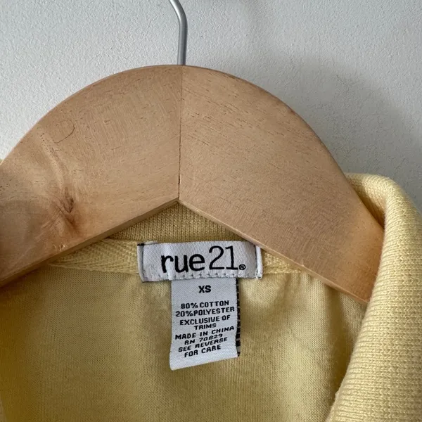 Rue 21‎ Yellow Terry Floral Sleeveless Polo Top - Image 3
