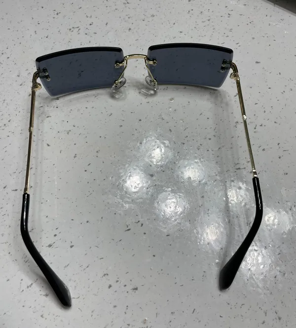 Black Trendy Sunglasses - Image 2