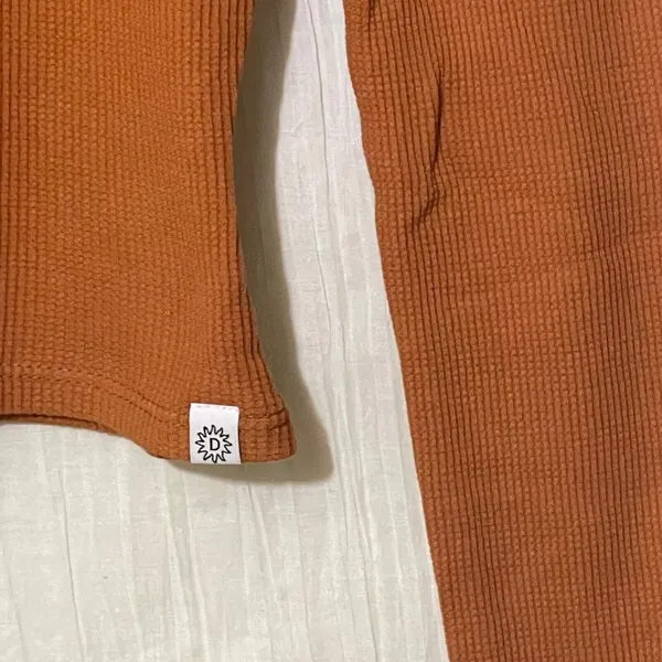 Daydreamer Thermal Crop Long Sleeve Mock Neck Top Orange Womens Large NWT - Image 5