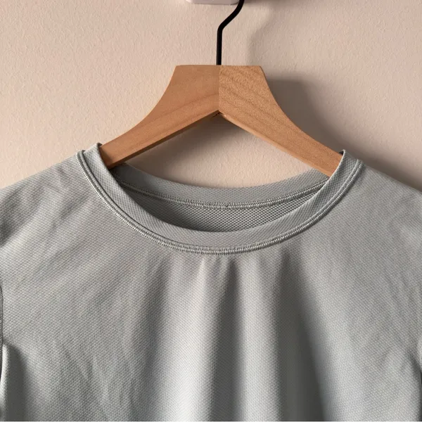 Lululemon Athletic pale green short sleeve tee top t-shirt stretch crew neck EUC - Image 8