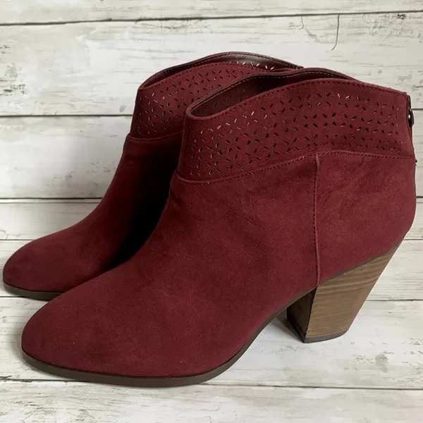 NWT Violet & Red Jackson Laser Cut Topline Booties in Burgundy‎ Red - Image 4