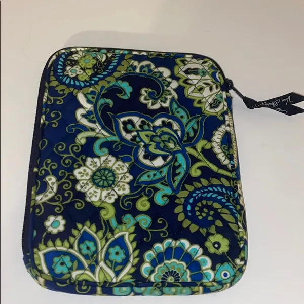 VERA BRADLEY IPAD HOLDER - Image 2
