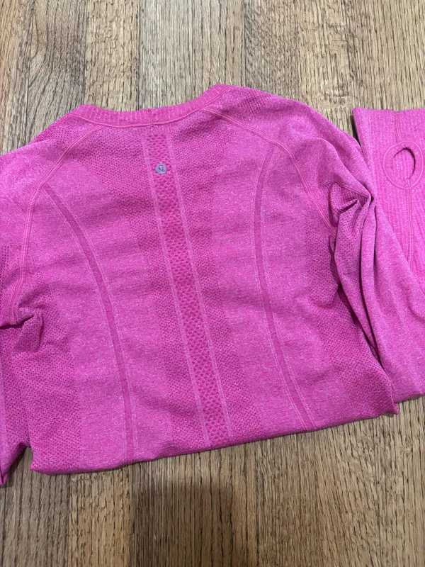 Lululemon Swiftly Tech Long Sleeve - Image 2