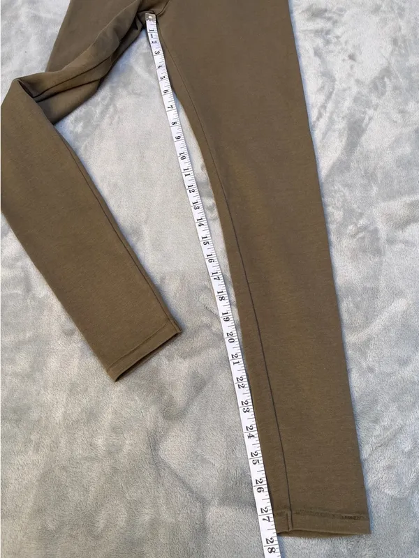NWT SKIMS Outdoor Basics Legging Army Green Yoga Pilates Loungewear Size Small - Image 7