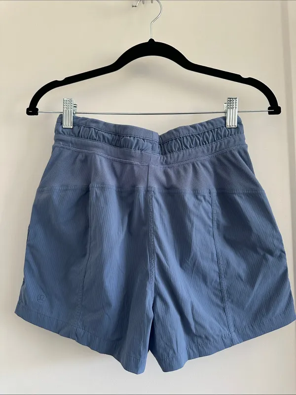 Lululemon drawstring shorts - Image 4