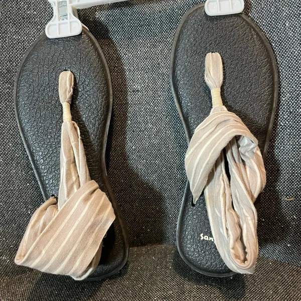 Sanuk Black and Tan Women's Sandals - Image 3