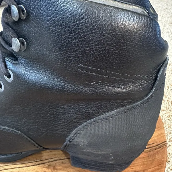 Merrell Shiloh Lace Up Boots Women's Size 8.5 Black Leather Classic‎ J42456 - Image 4