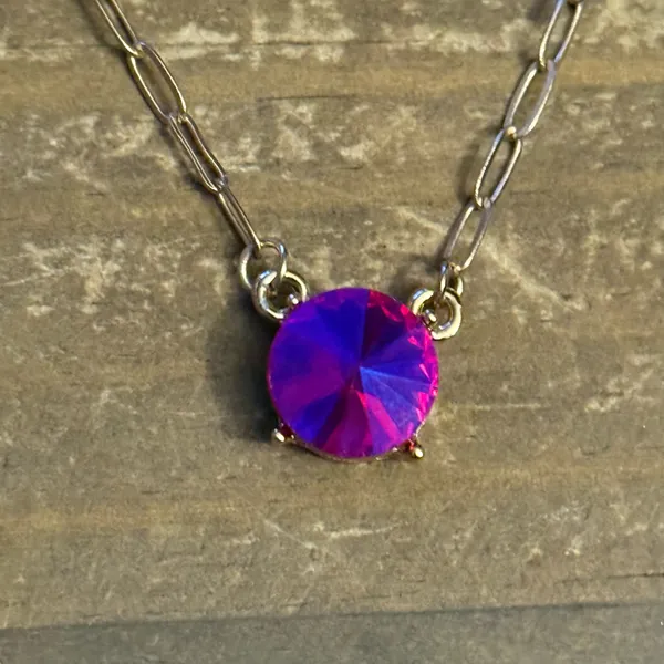 Gold tone layered iridescent hot pink gemstone pendant necklace - Image 4