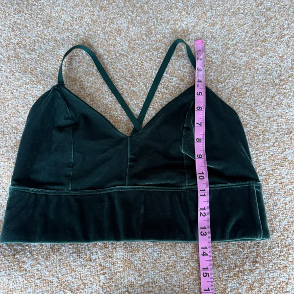 Beyond Yoga VIP Longline Sports Bra Velvet Velour Dark Green V-Neck Activewear - Image 7