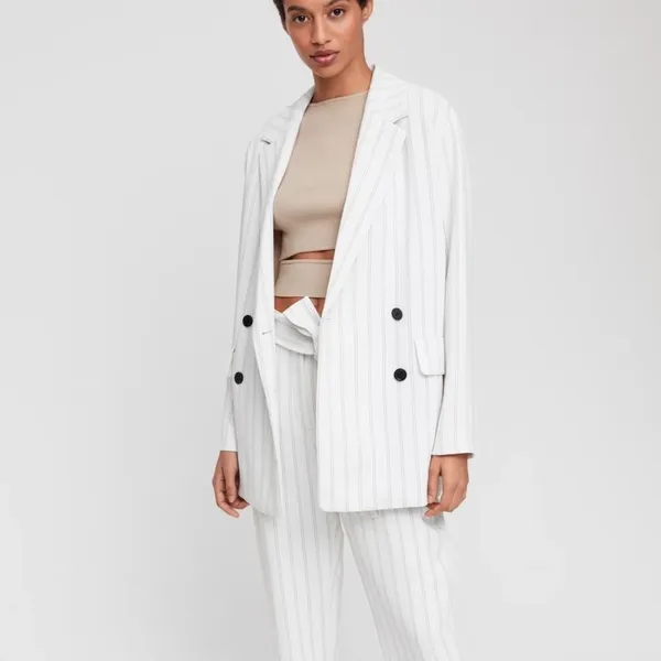 Aritzia Wilfred White Striped Cherrelle Blazer - Image 4