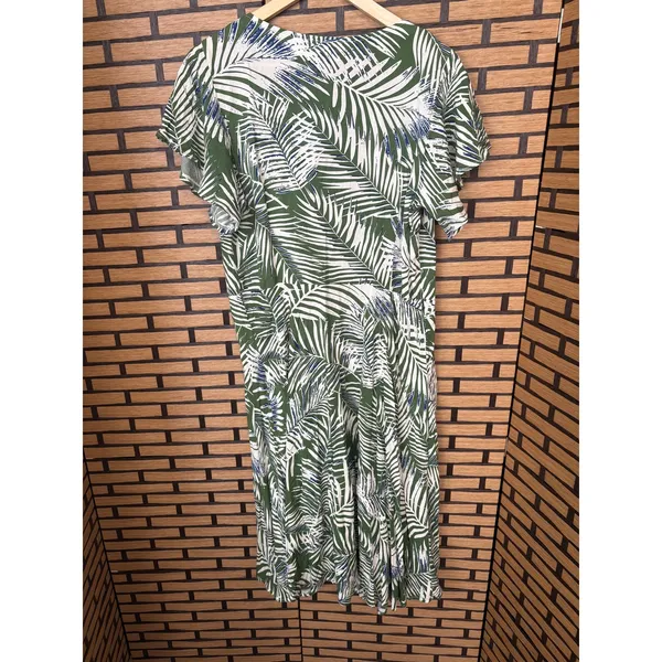 Cupshe Green‎ And White Palm Print Swim Coverup Size Medium - Image 2