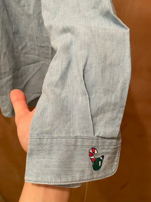 Vintage Christmas holiday stocking embroidered light wash denim shirt size small - Image 4