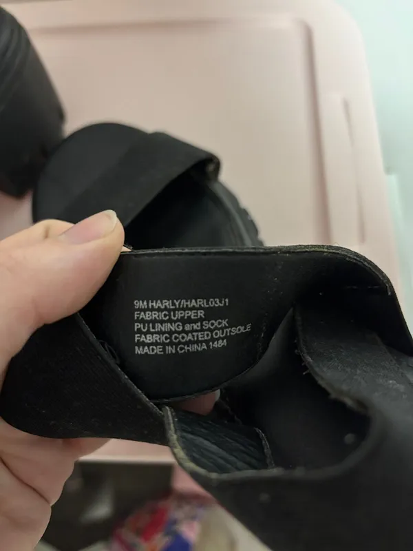 Chunky black platform sandal - Image 5