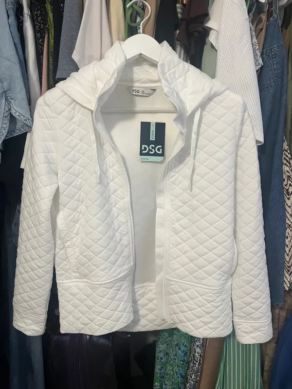 DSG white quilted zip up jacket with hood - Image 2