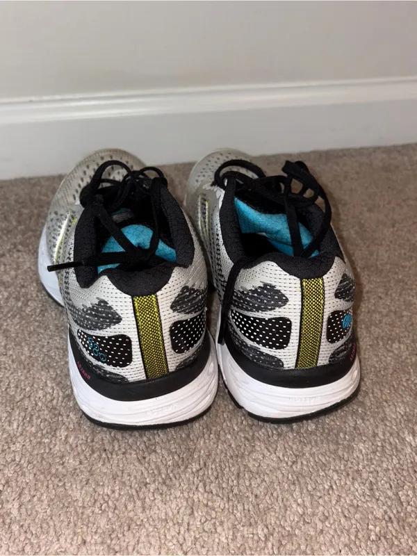 New Balance Women's Running Sneakers Size: 8 - Image 5