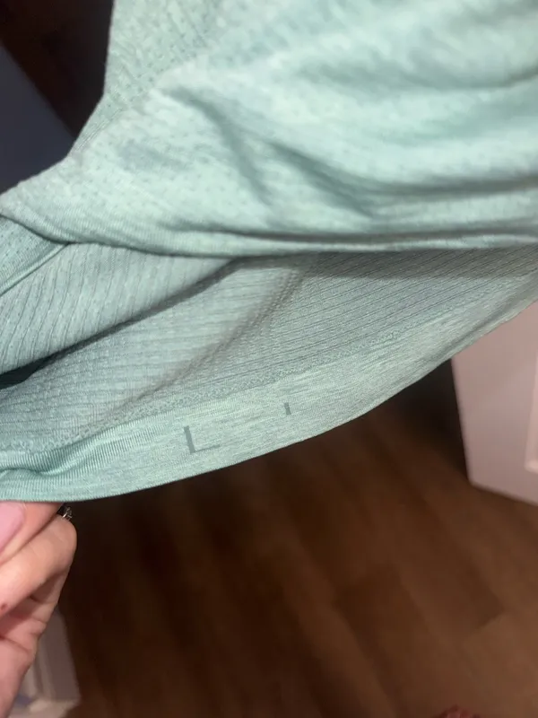 Men’s Lululemon T-Shirt - Image 4