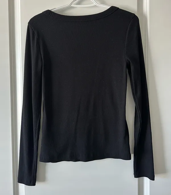 Old Navy Scoop Neck Long Sleeve - Image 3