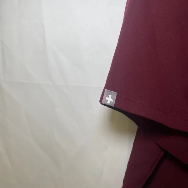 NWT FIGS Casma Three-Pocket Scrub Top - Womens Size XL - Burgundy - Image 5