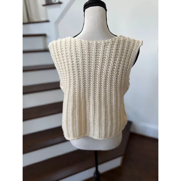 Chunky Cream White Knit Oversize Gold Button Sleeveless Sweater Vest - Image 3