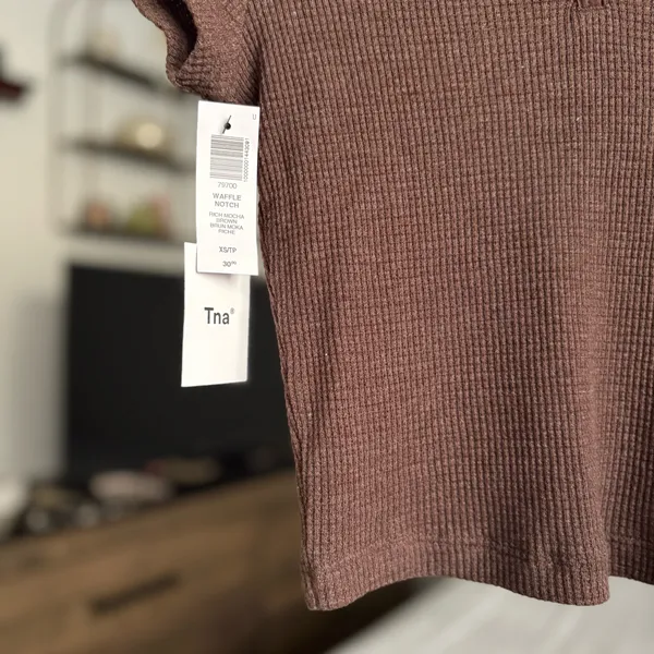 NWT Notch Crop T-Shirt XS - Image 2
