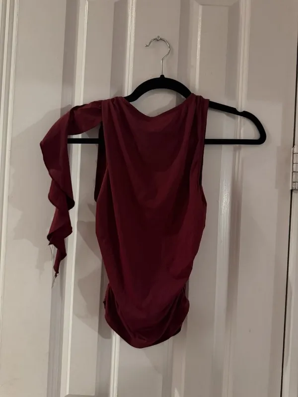 Lioness Rendezvous Burgundy Ruched Sleeveless Top - Image 2