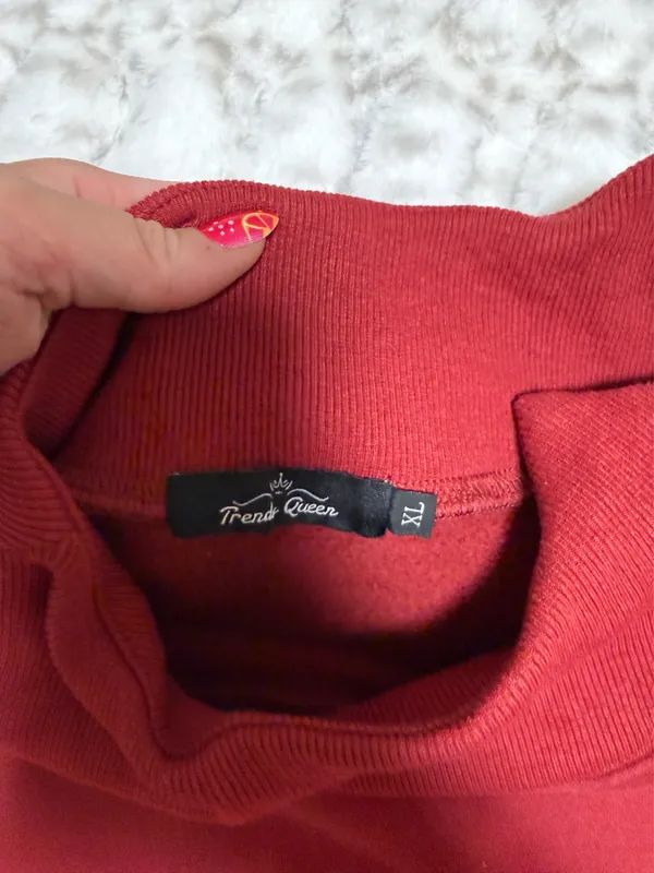 Trendy Queen Mockneck Sweatshirt - Image 3