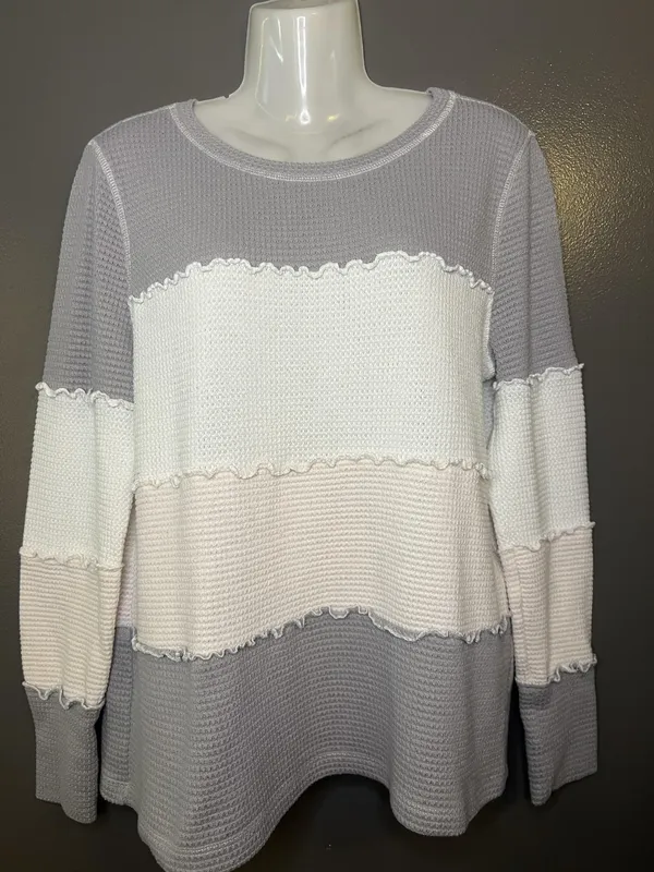 Doe & Rae Sweater Womens Medium Gray Colorblock Waffle Knit Ruffle Pullover - Image 2