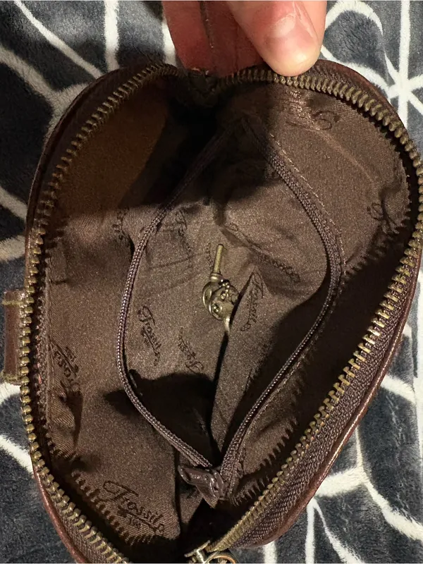 Fossil Leather Bag with Key - Image 5