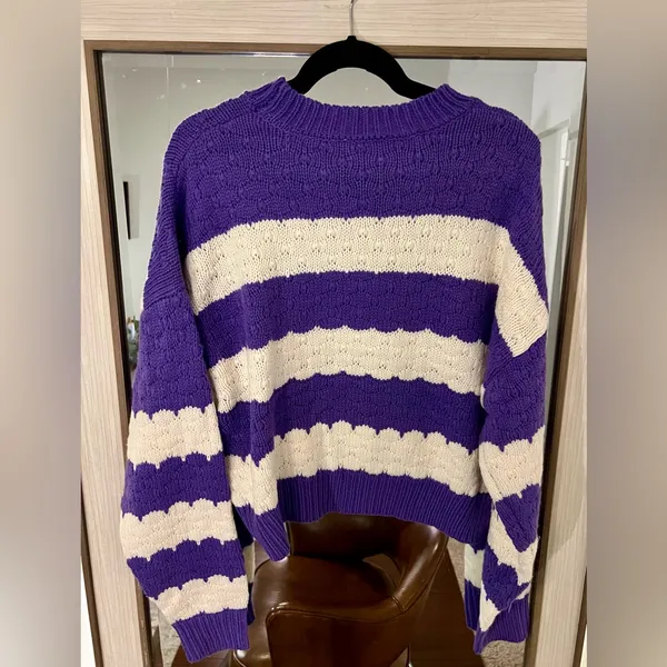 Double Zero Scallop Stripe Purple Sweater size Medium - Image 3