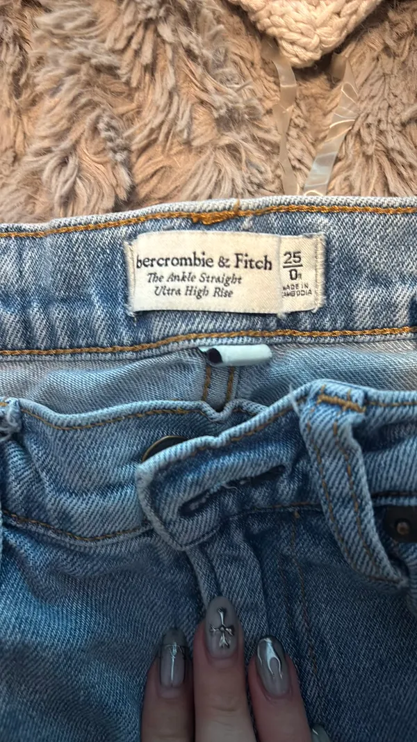 Abercrombie Jeans Ultra High-Rise Ankle Straight - Image 3