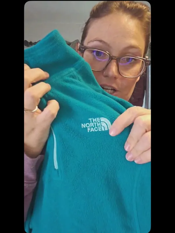 The North Face Women’s Teal Half-Zip Fleece NO FLAWS - Image 3