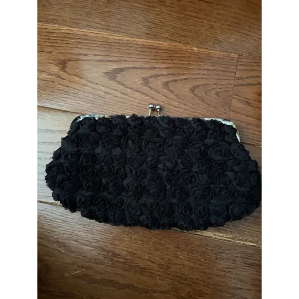Black 3D Rosette Floral Evening Clutch Silver Kiss Lock Convertible Chain‎ Strap - Image 2