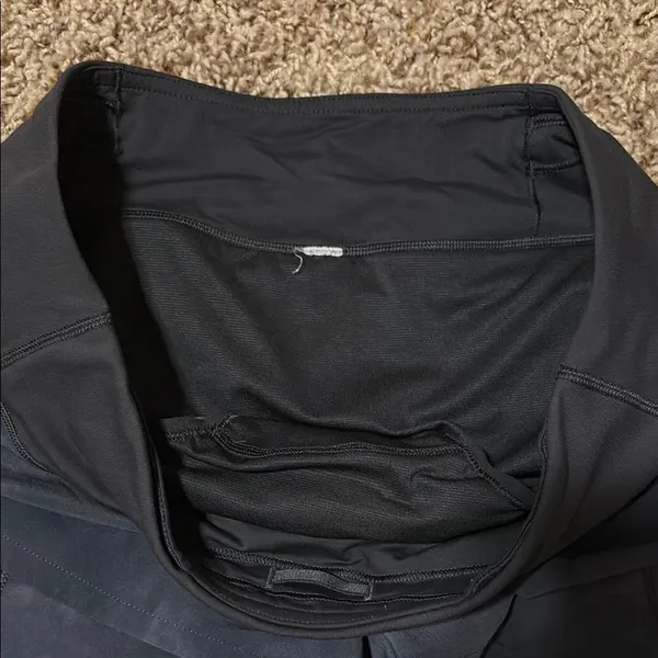Lululemon Graphite Gray Speed Up 2.5 Shorts - Image 4