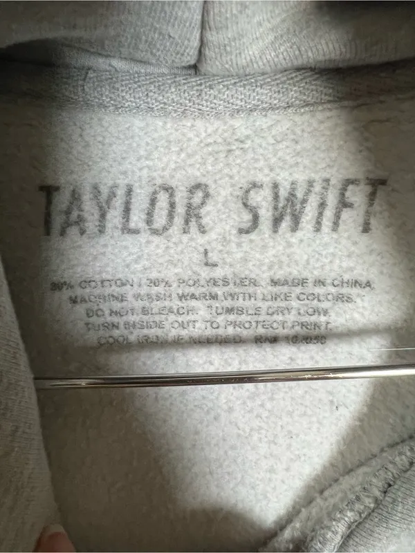 Taylor Swift "All Too Well" Pullover Concert Hoodie Size Large - Image 5