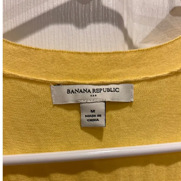 Banana Republic Womens Yellow V-Neck Button Front Cardigan Vest Size M Pockets‎ - Image 3