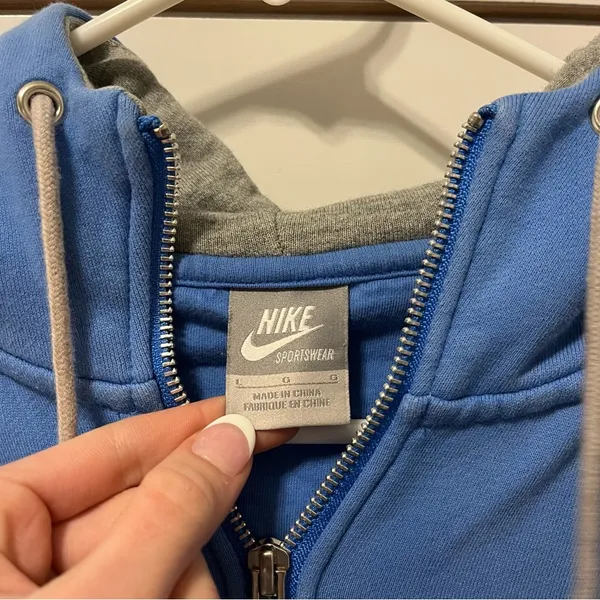 Vintage Nike Blue Colorblock Sweatshirt - Image 4