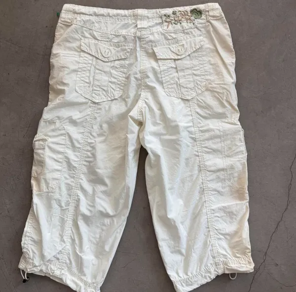 No Boundaries Y2K cargo capri pants - Image 2