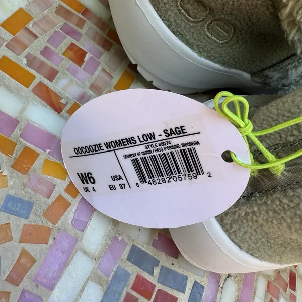 Oofos OOcoozie Womens Size 6 Shoe Slippers Comfort Fleece Recovery‎ Slip On New! - Image 7